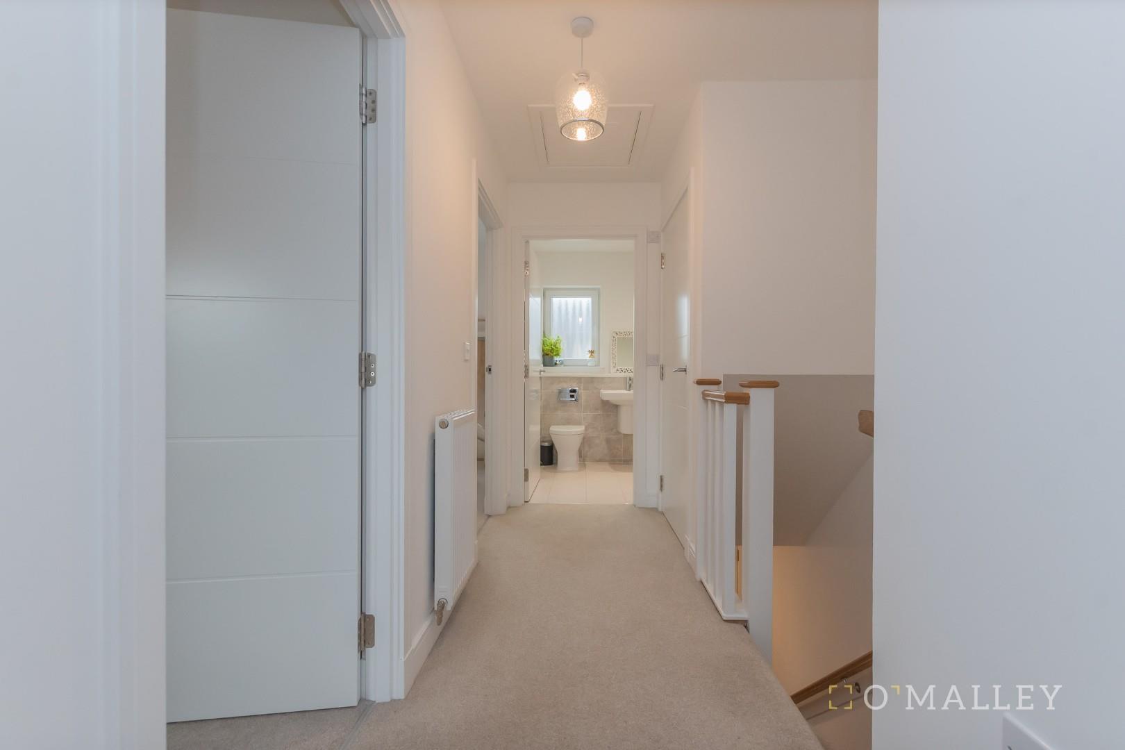 16. Upstairs Hallway 1.jpg